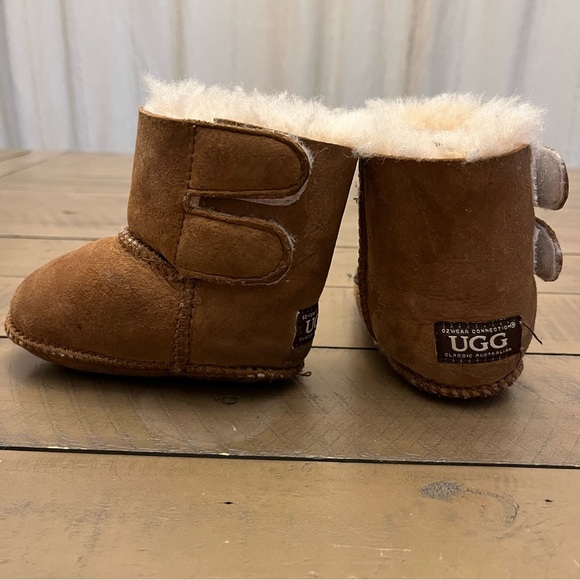 UGG Other - ⭐️Host Pick⭐️ UGG 6-12M soft soled Velcro faux fur lined boots